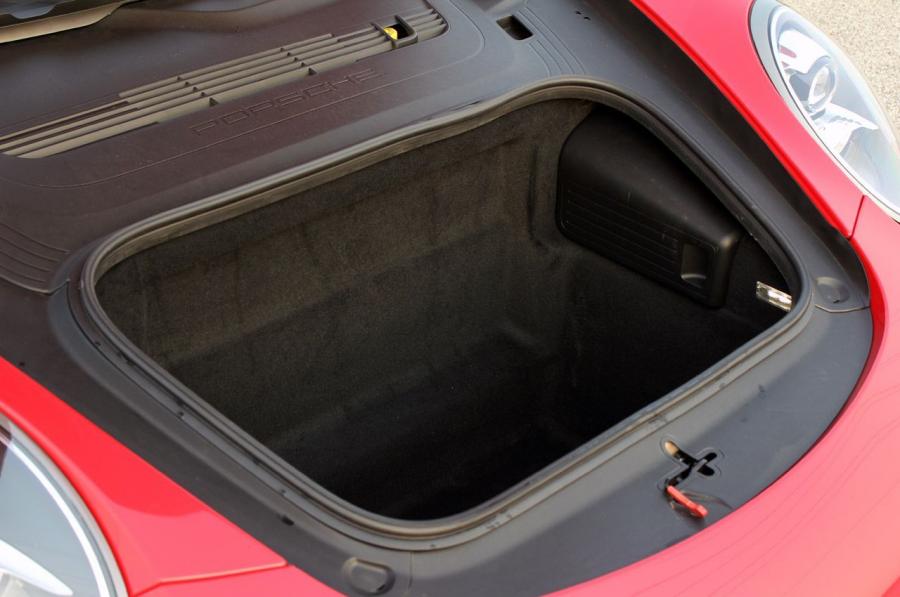  Porsche 911 Carrera S 2013 года  (фото 33 из 51)